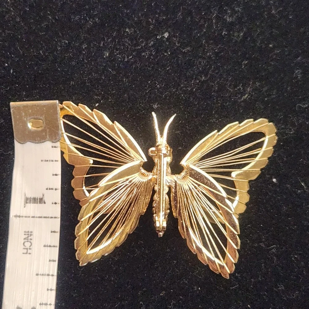 Vintage Gold Tone 3D monet Layered Butterfly Brooch Pin Openwork Filigree Design
